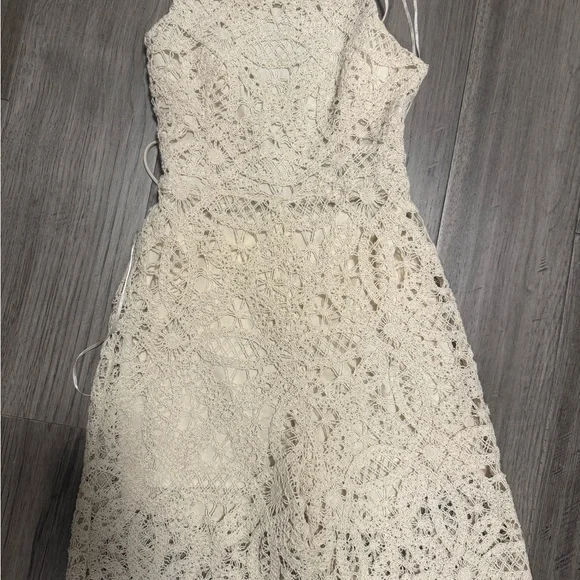 Guess Cream Lace Jumpsuit size small - Picture 2 of 8